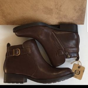 Born brown leather ankle boot
